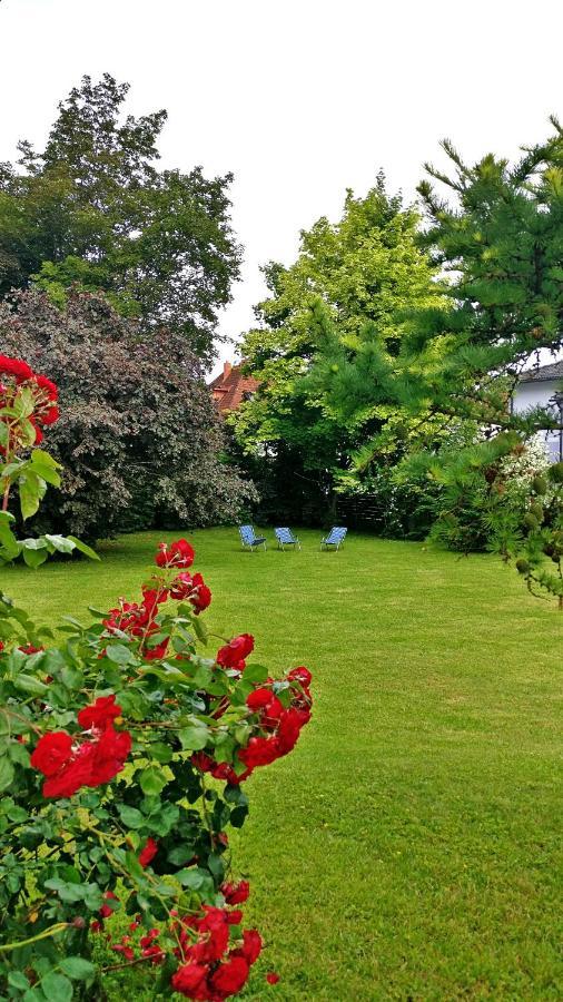 Hotel Garni Seeroesl Am Woerthersee , Kaernten Крумпендорф Экстерьер фото