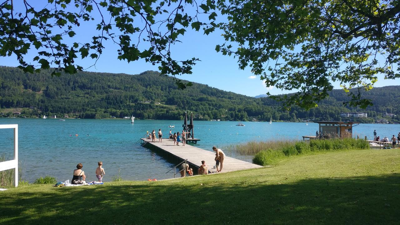 Hotel Garni Seeroesl Am Woerthersee , Kaernten Крумпендорф Экстерьер фото
