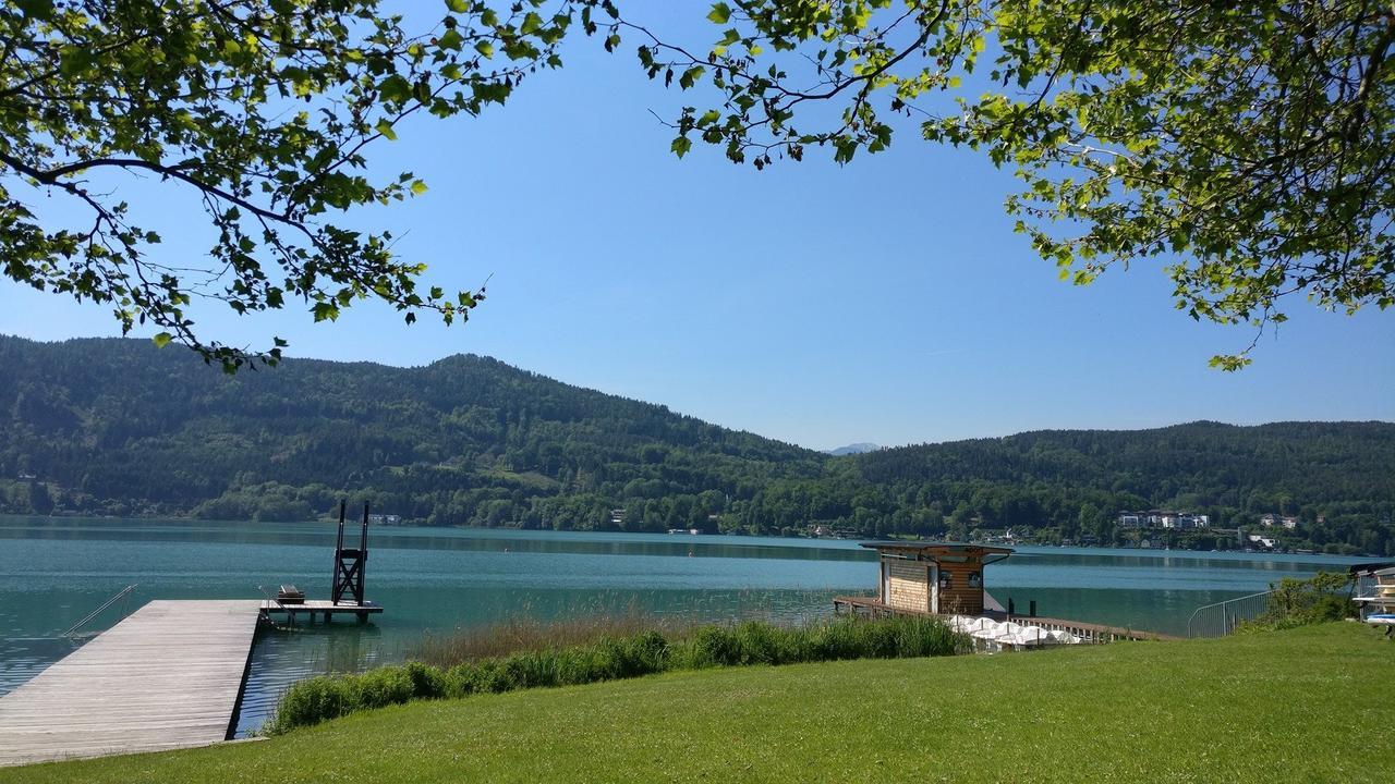 Hotel Garni Seeroesl Am Woerthersee , Kaernten Крумпендорф Экстерьер фото