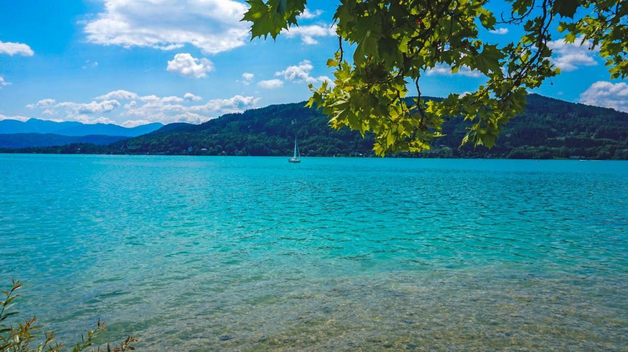 Hotel Garni Seeroesl Am Woerthersee , Kaernten Крумпендорф Экстерьер фото