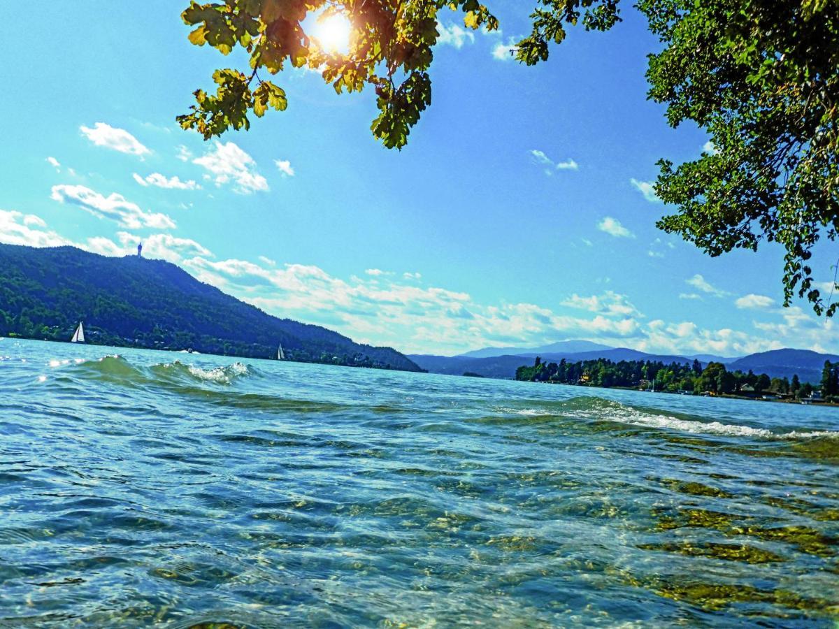 Hotel Garni Seeroesl Am Woerthersee , Kaernten Крумпендорф Экстерьер фото